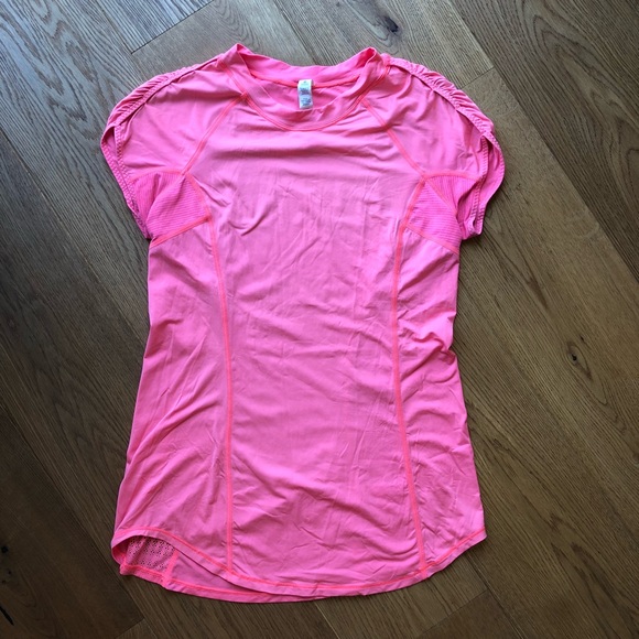 lululemon athletica Tops - Lululemon silky soft running top with UPF fabric